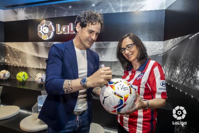 Acción Promocional con Fans Vive LaLiga Santander Jornada 35 FC Barcelona vs. Atlético de Madrid